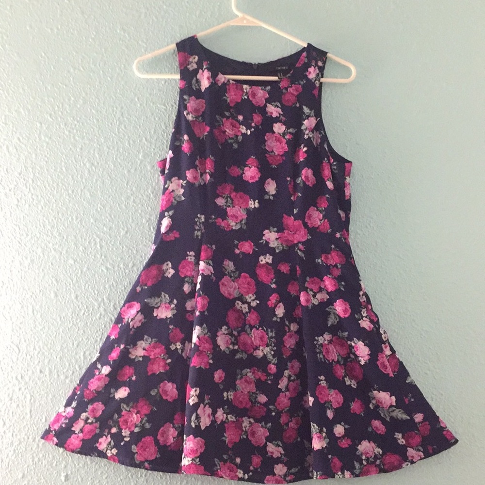 Forever 21 Floral Sleeveless Dress